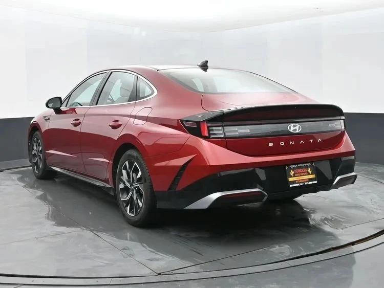 2024 Hyundai Sonata - Image 9 of 12