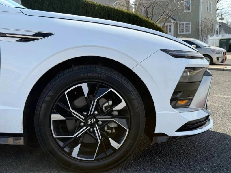 2024 Hyundai Sonata - Image 9 of 12