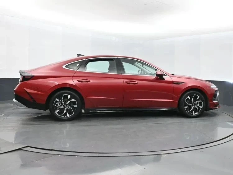 2024 Hyundai Sonata - Image 4 of 12