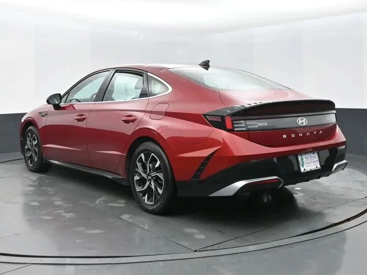 2024 Hyundai Sonata - Image 9 of 12