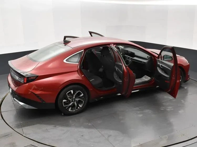 2024 Hyundai Sonata - Image 6 of 12