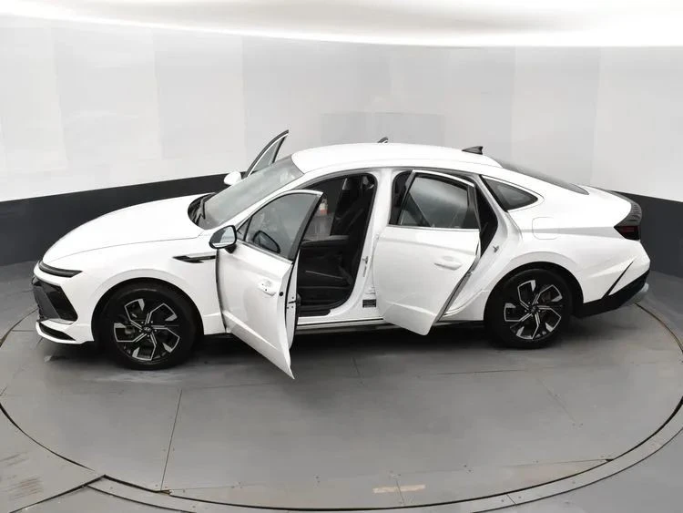 2024 Hyundai Sonata - Image 7 of 12