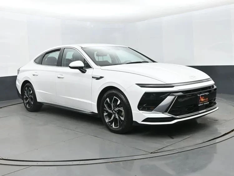 2024 Hyundai Sonata - Image 2 of 12