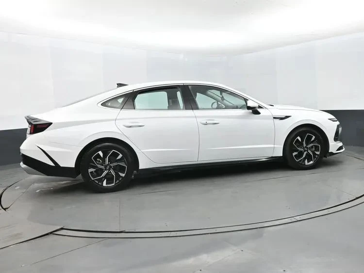 2024 Hyundai Sonata - Image 4 of 12