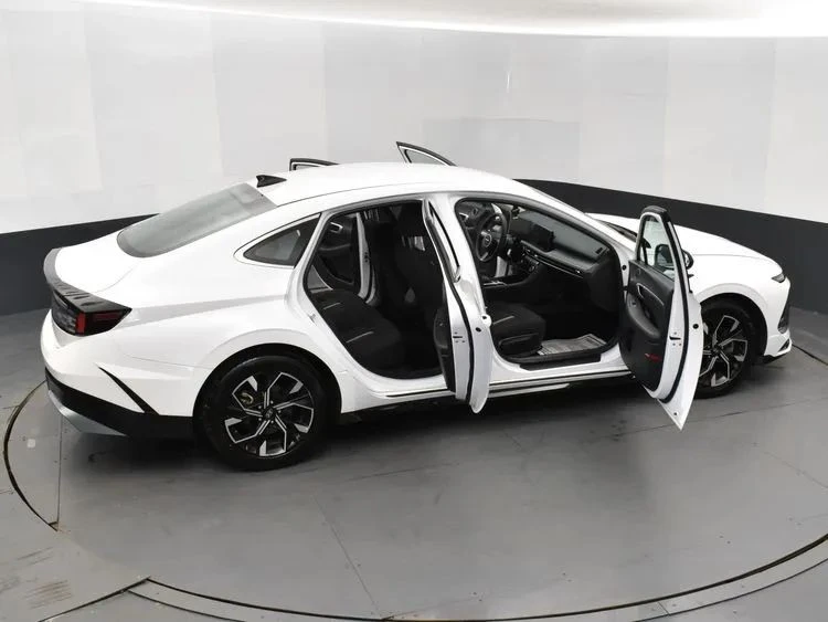 2024 Hyundai Sonata - Image 6 of 12