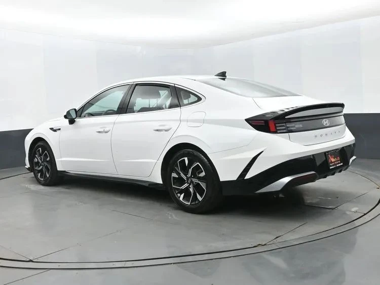 2024 Hyundai Sonata - Image 9 of 12