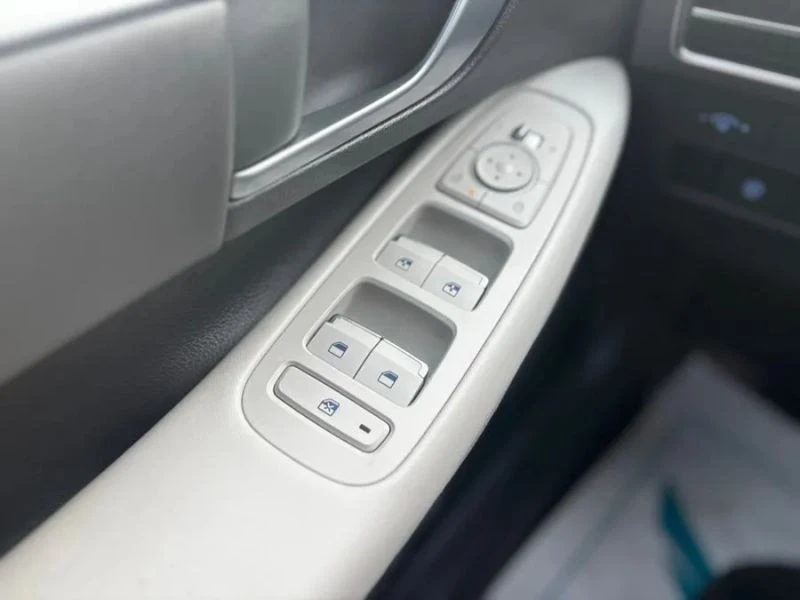 2024 Hyundai Sonata - Image 10 of 12