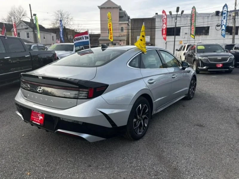 2024 Hyundai Sonata - Image 8 of 12
