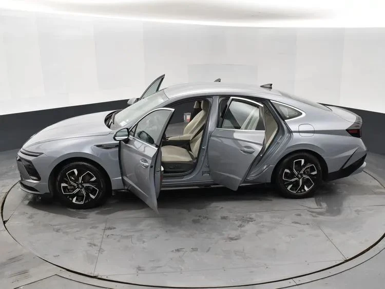 2024 Hyundai Sonata - Image 7 of 12