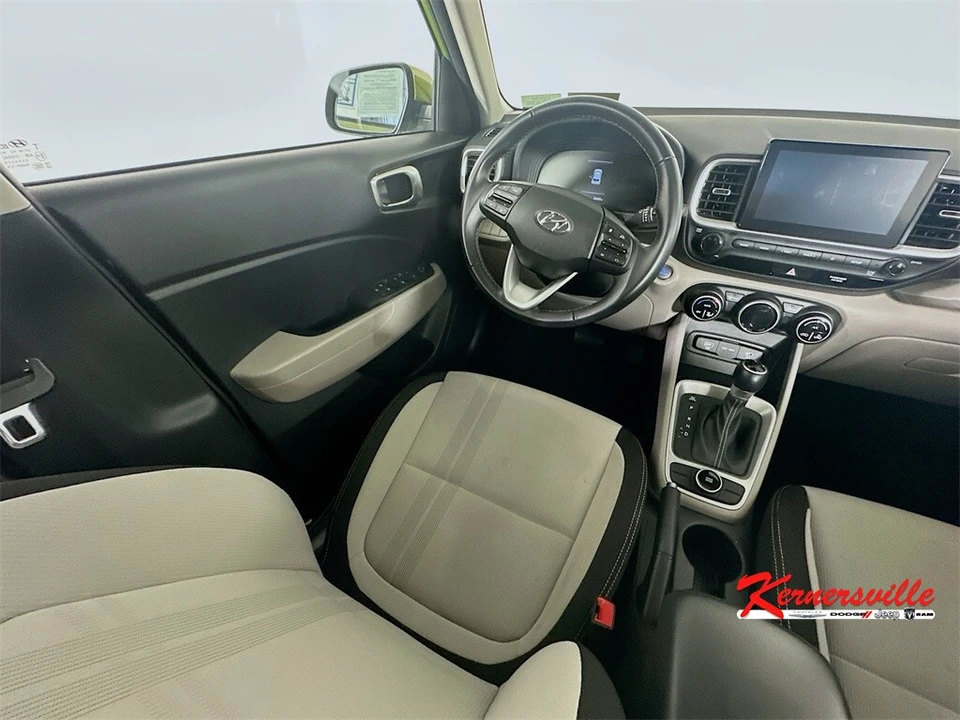 2024 Hyundai Venue - Image 9 of 21