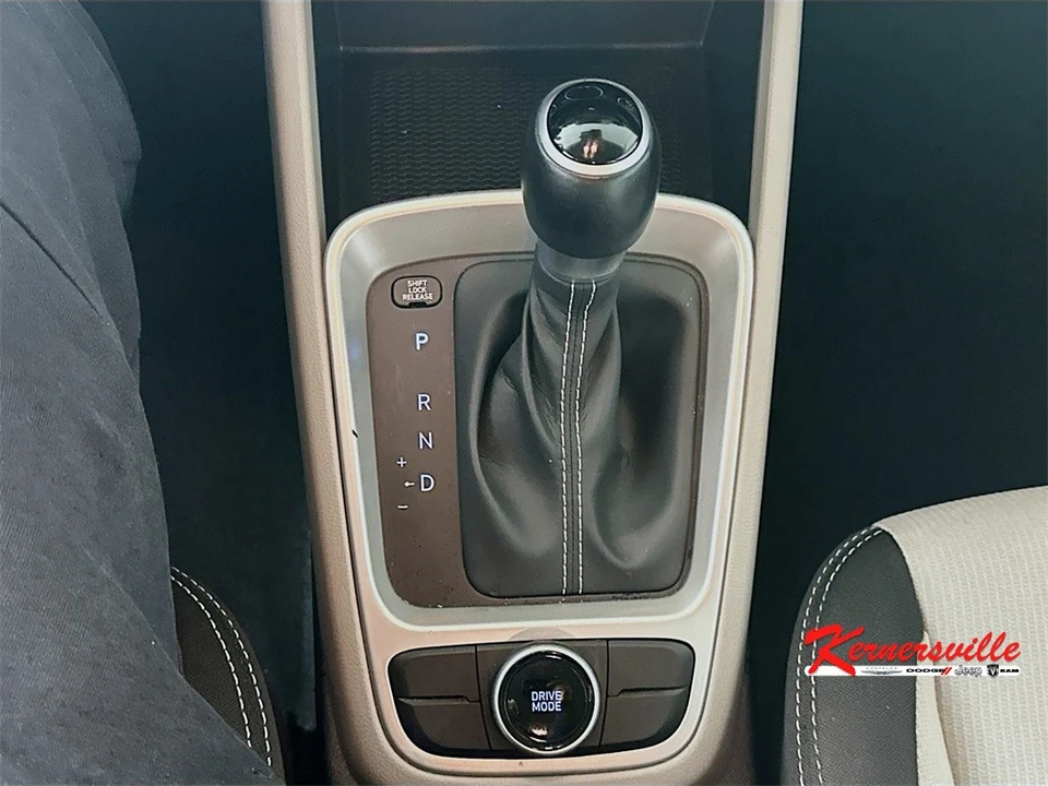 2024 Hyundai Venue - Image 16 of 21