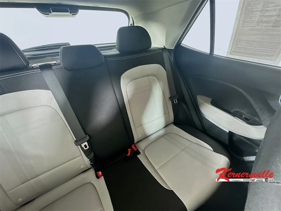 2024 Hyundai Venue - Image 14 of 21