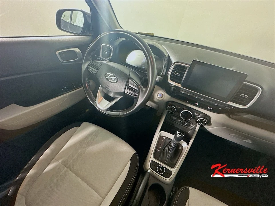 2024 Hyundai Venue - Image 9 of 21