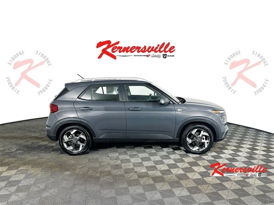 2024 Hyundai Venue - Image 8 of 21