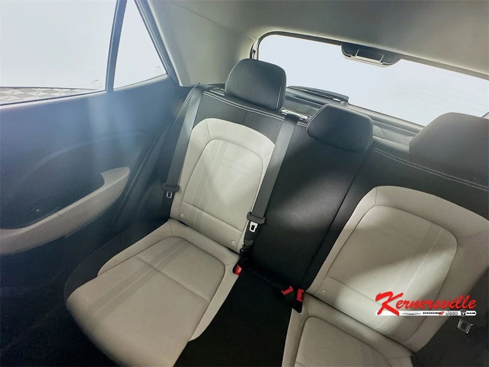 2024 Hyundai Venue - Image 12 of 21