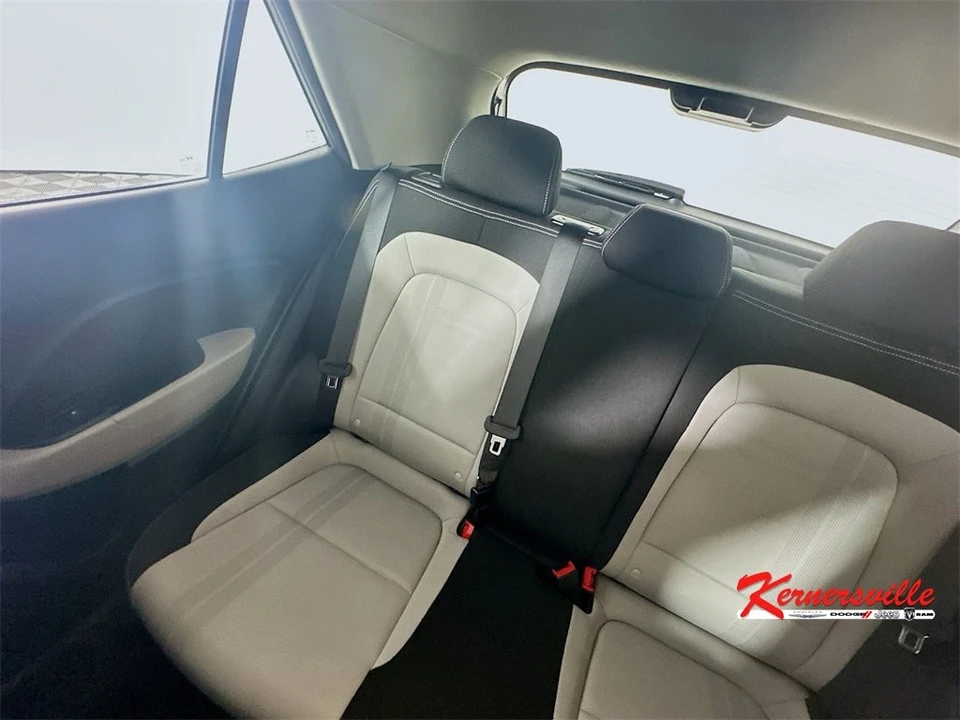 2024 Hyundai Venue - Image 12 of 21