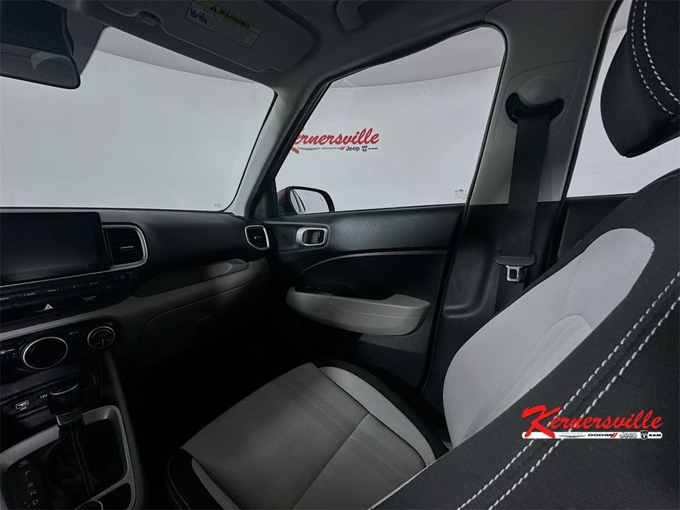 2024 Hyundai Venue - Image 11 of 21