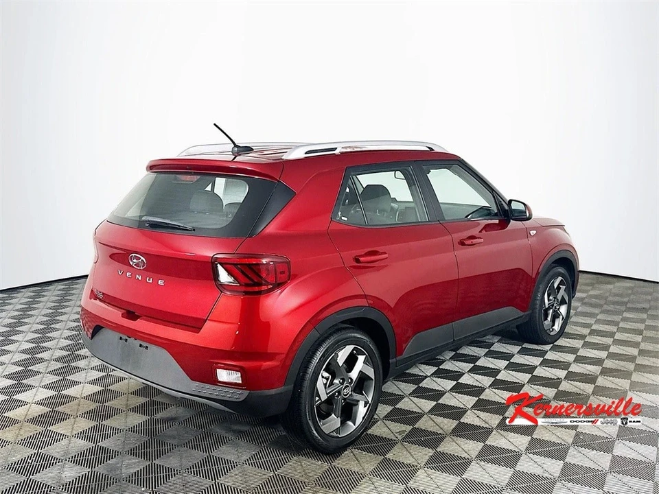 2024 Hyundai Venue - Image 7 of 21