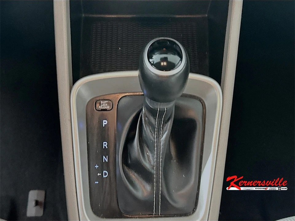 2024 Hyundai Venue - Image 16 of 21