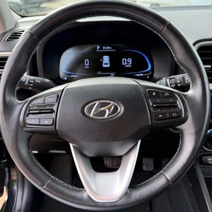 2024 Hyundai Venue - Image 5 of 11