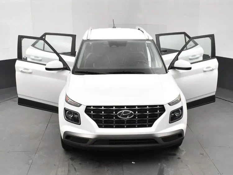 2024 Hyundai Venue - Image 10 of 12