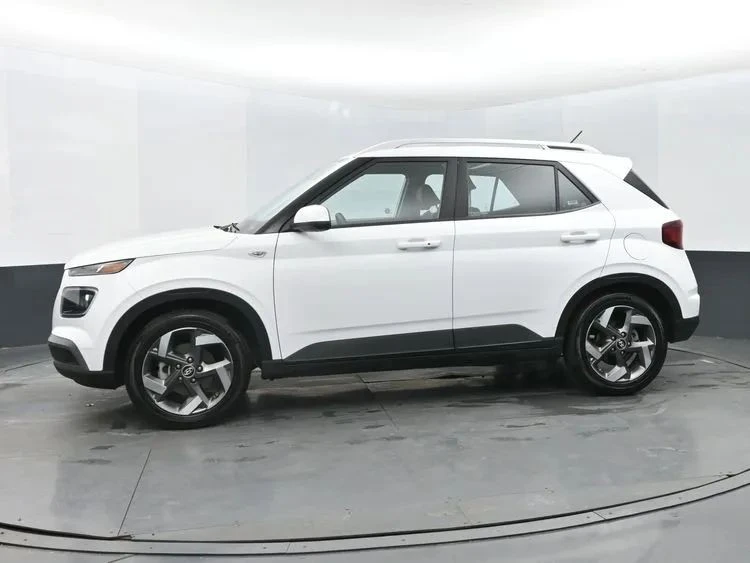 2024 Hyundai Venue - Image 5 of 12