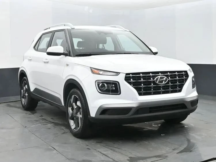 2024 Hyundai Venue - Image 2 of 12