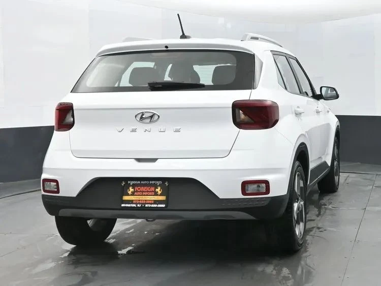 2024 Hyundai Venue - Image 8 of 12