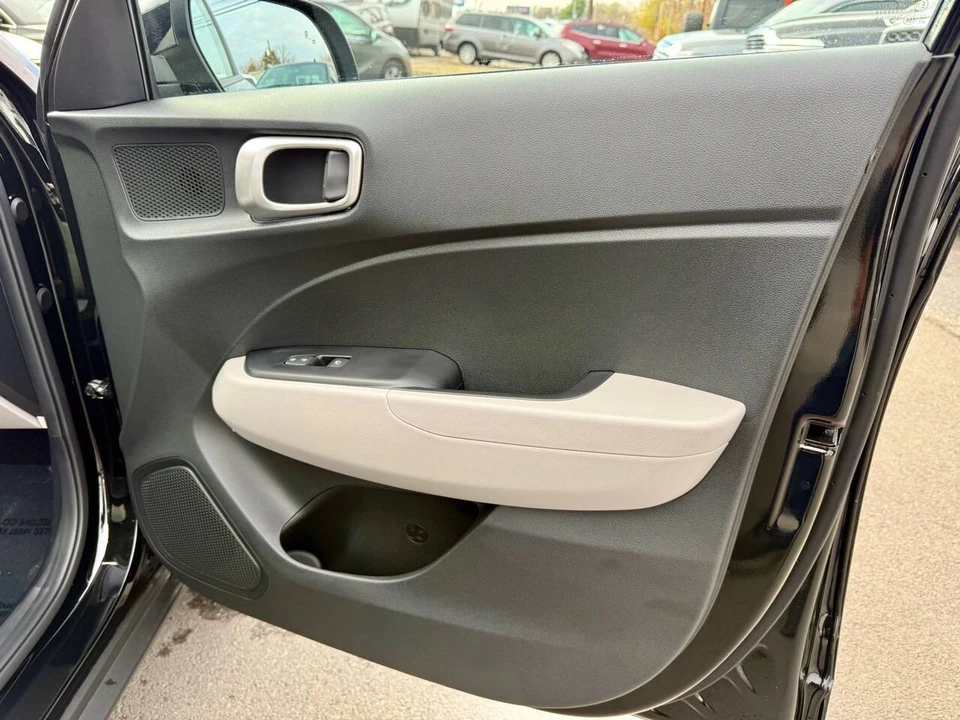2024 Hyundai Venue - Image 15 of 21