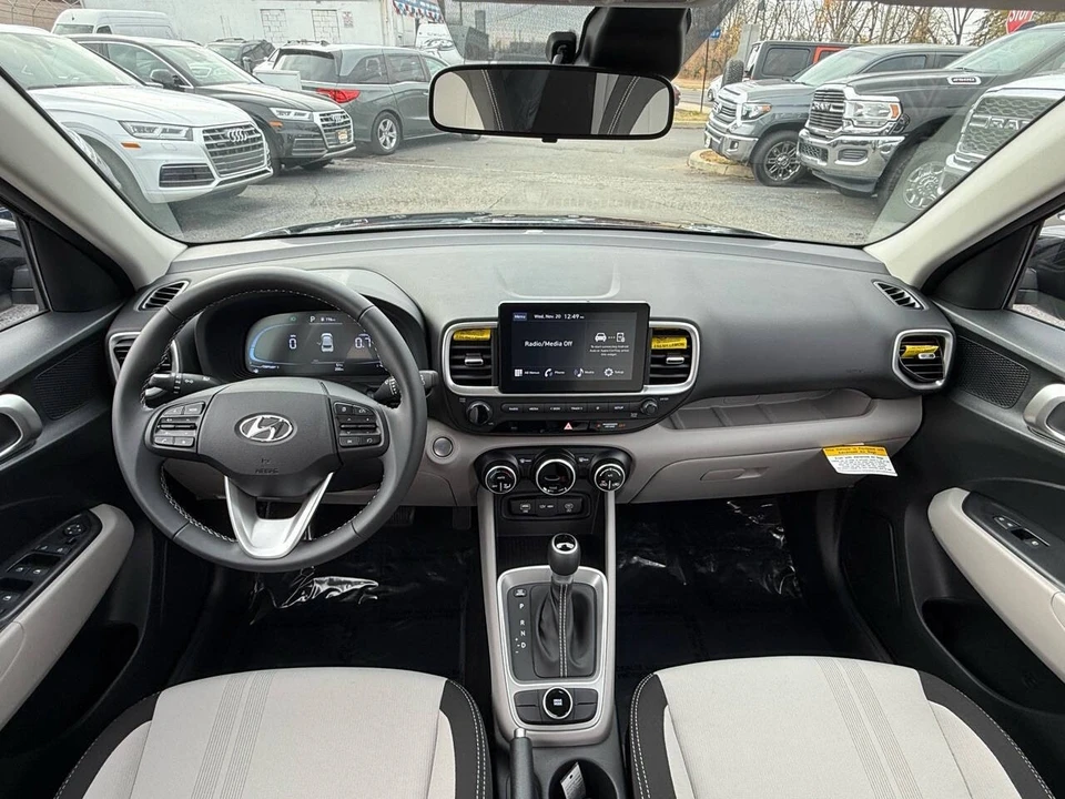 2024 Hyundai Venue - Image 16 of 21