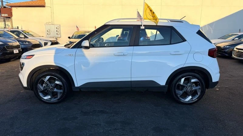2024 Hyundai Venue - Image 10 of 12