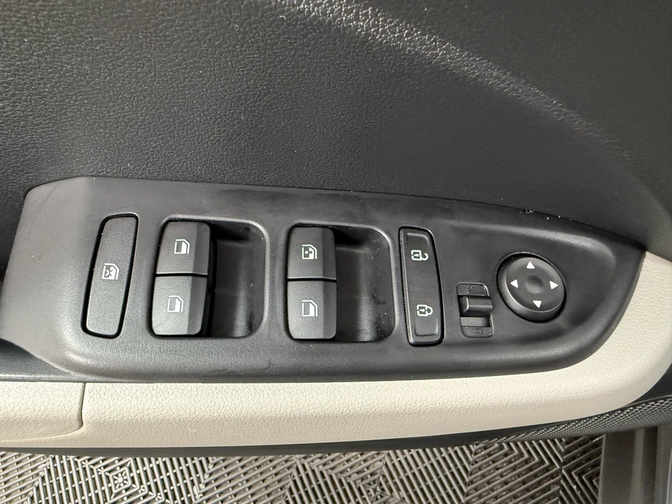 2024 Hyundai Venue - Image 10 of 12