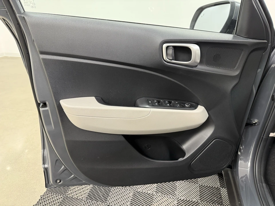 2024 Hyundai Venue - Image 8 of 21