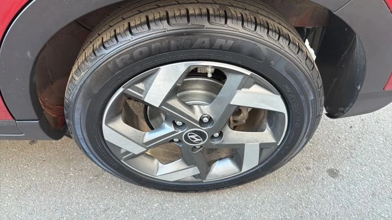2024 Hyundai Venue - Image 9 of 12