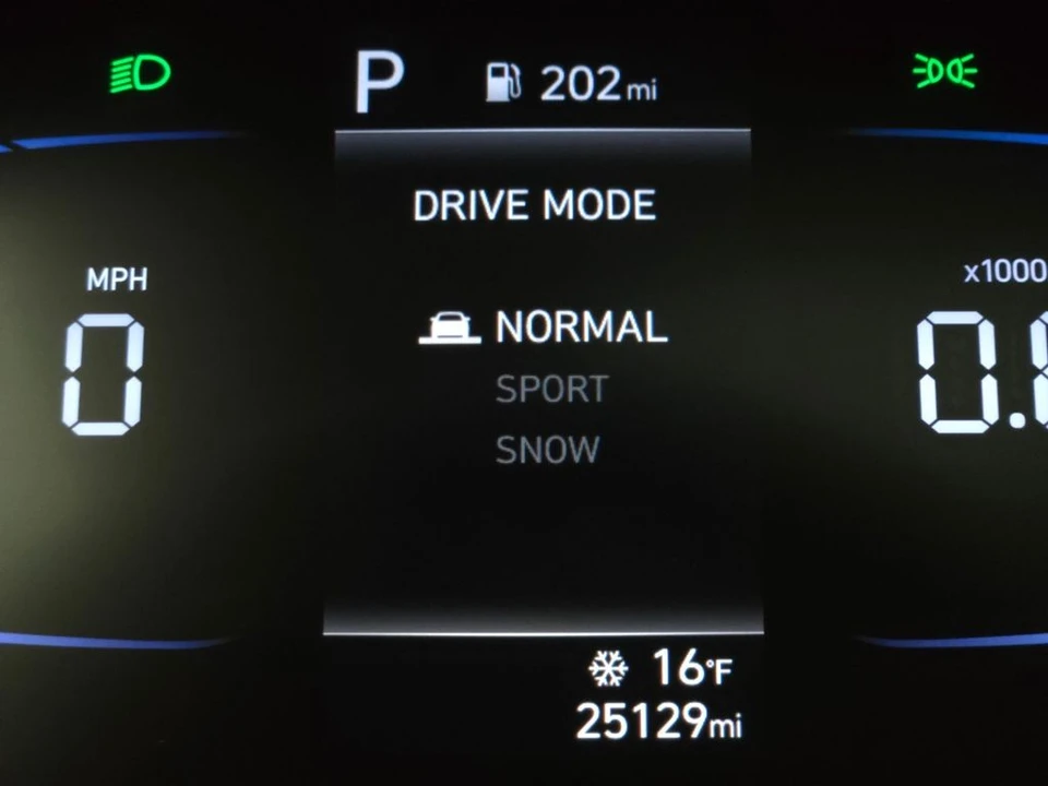 2024 Hyundai Venue - Image 9 of 12