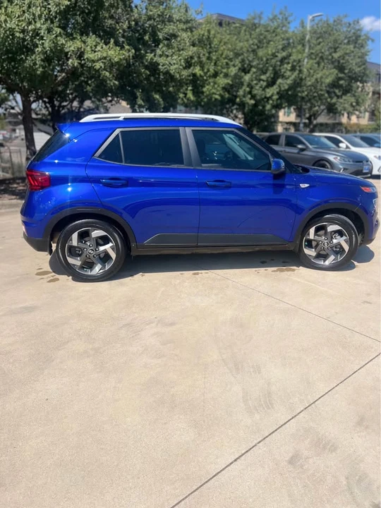 2024 Hyundai Venue - Image 2 of 10