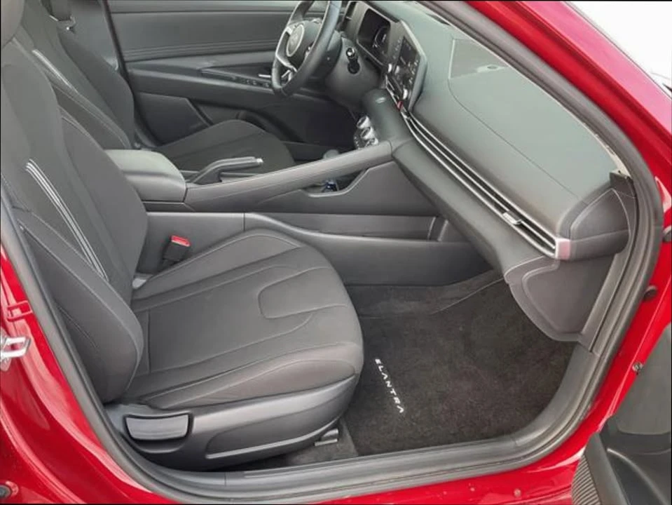 2024 Hyundai Elantra - Image 9 of 20