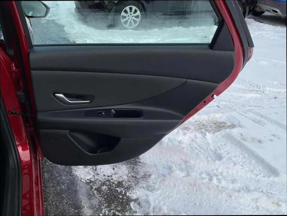 2024 Hyundai Elantra - Image 19 of 20