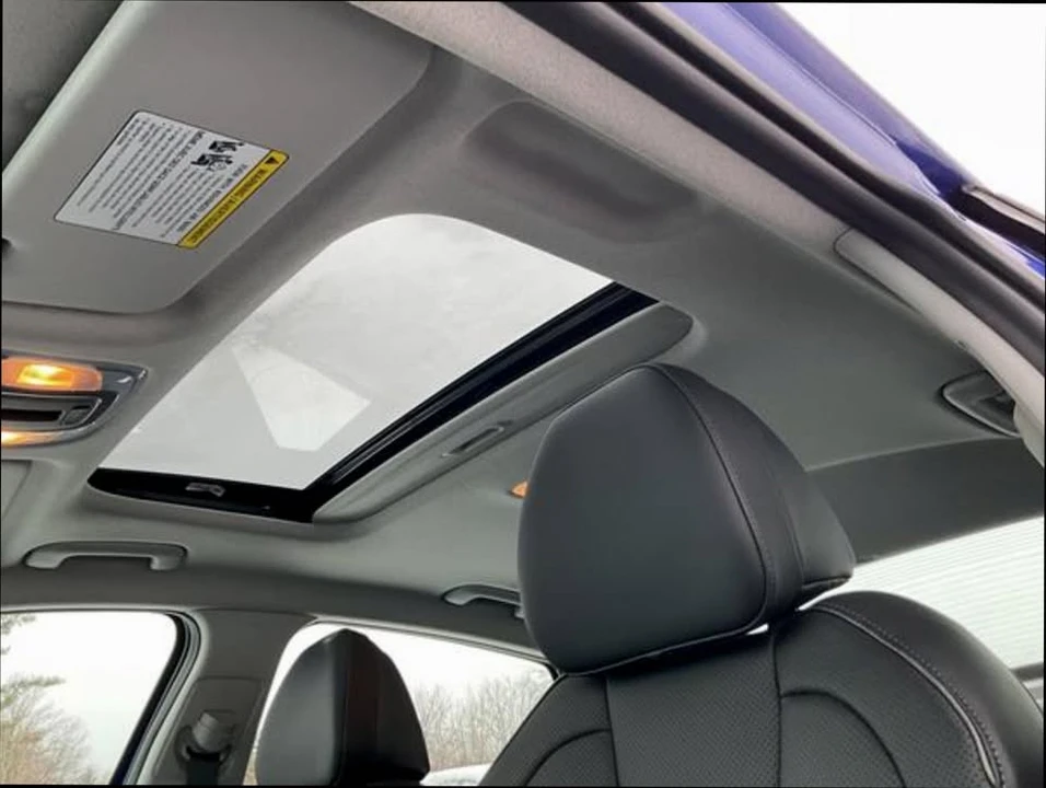 2024 Hyundai Elantra - Image 12 of 20