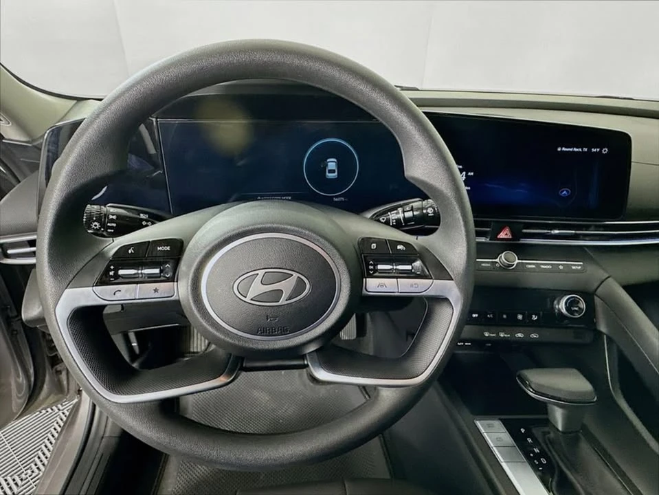 2024 Hyundai Elantra - Image 8 of 16