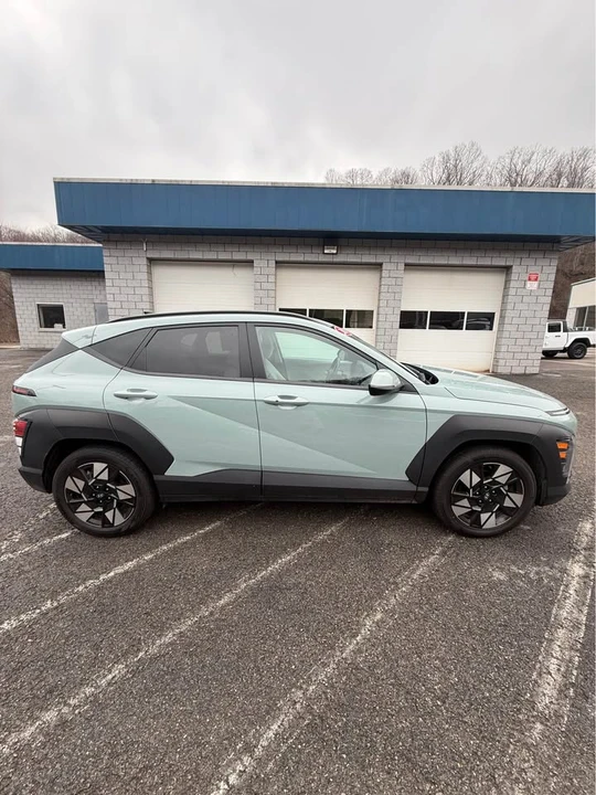 2024 Hyundai Kona - Image 2 of 10