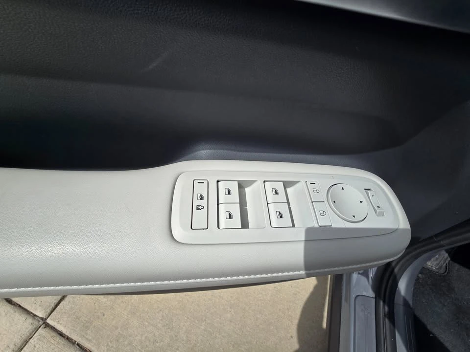 2024 Hyundai Santa Fe - Image 6 of 20