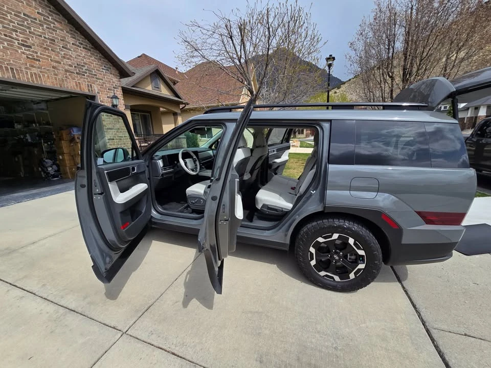 2024 Hyundai Santa Fe - Image 13 of 20