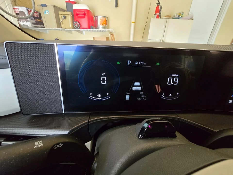 2024 Hyundai Santa Fe - Image 15 of 20