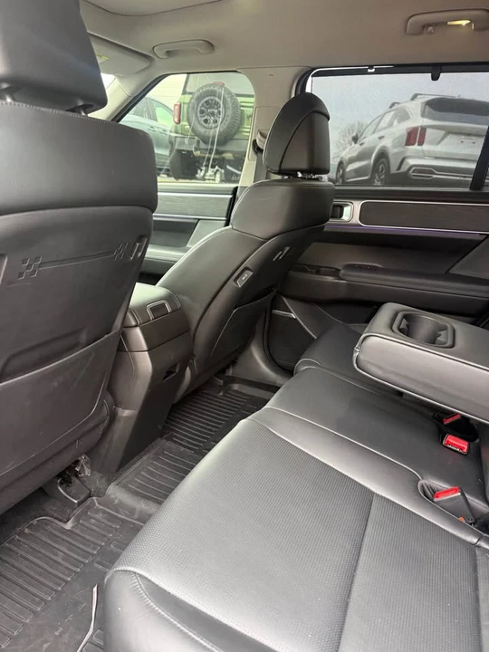 2024 Hyundai Santa Fe - Image 9 of 10