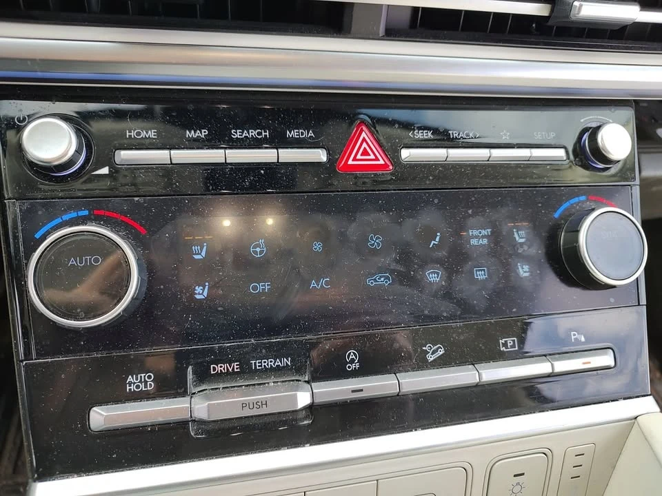 2024 Hyundai Santa Fe - Image 11 of 19