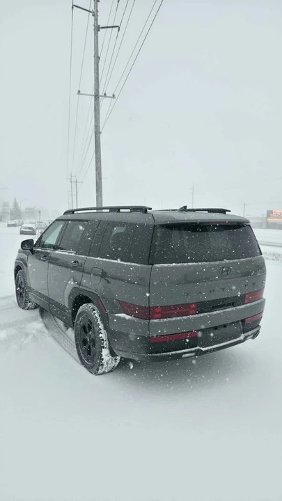 2024 Hyundai Santa Fe - Image 4 of 10
