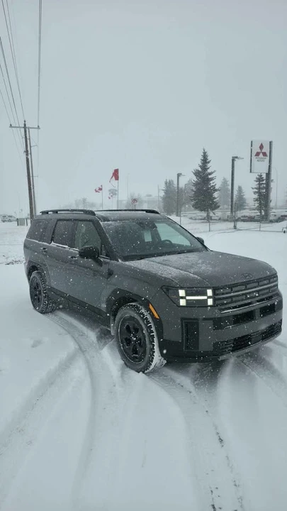 2024 Hyundai Santa Fe - Image 8 of 10