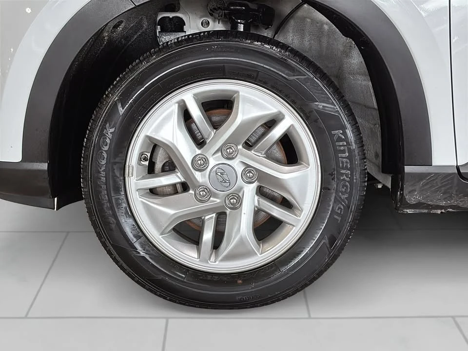 2024 Hyundai Venue - Image 4 of 20