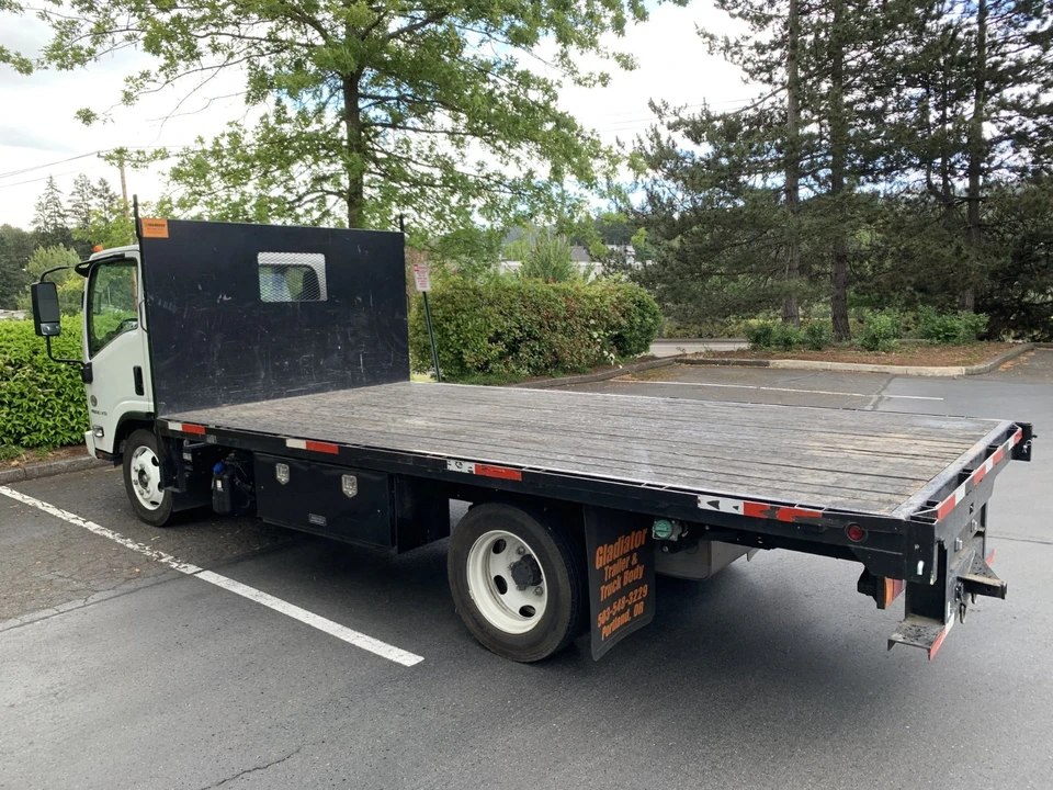 2024 Isuzu Elf - Image 8 of 25